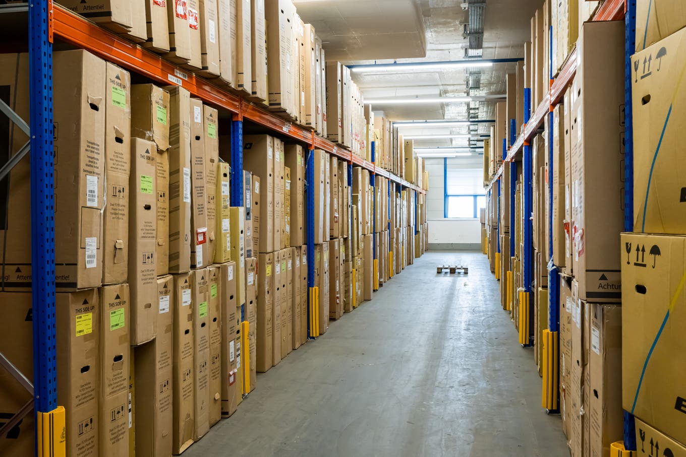 Das Lager mit den gestapelten Velos.