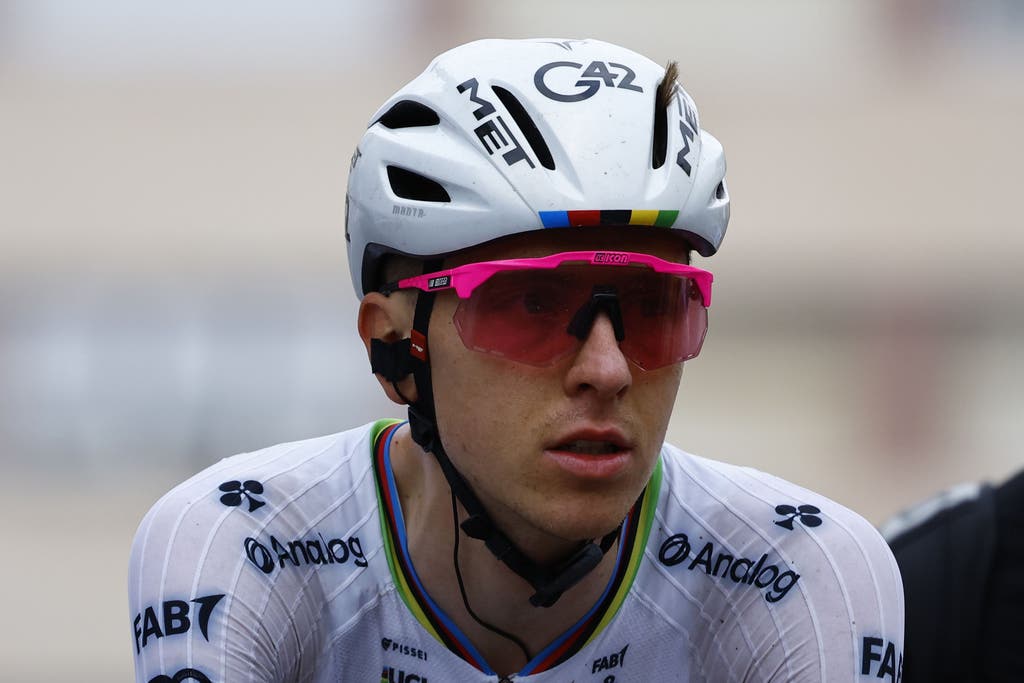 epa12220702 Slovenian rider Tadej Pogacar of UAE Team Emirates in action during the 2nd stage of the Tour de France cycling race over 209.1km from Lauwin-Planque to Boulogne-sur-Mer, France, 06 July 2025.  EPA/MARTIN DIVISEK